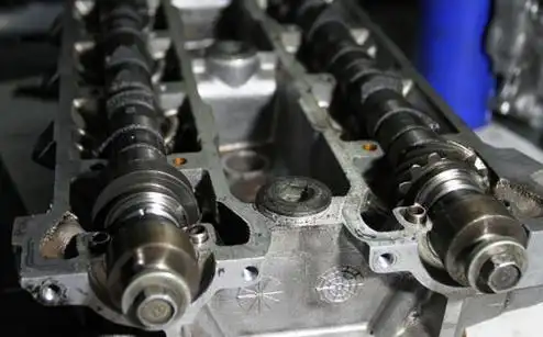 顶置凸轮轴(ohc)