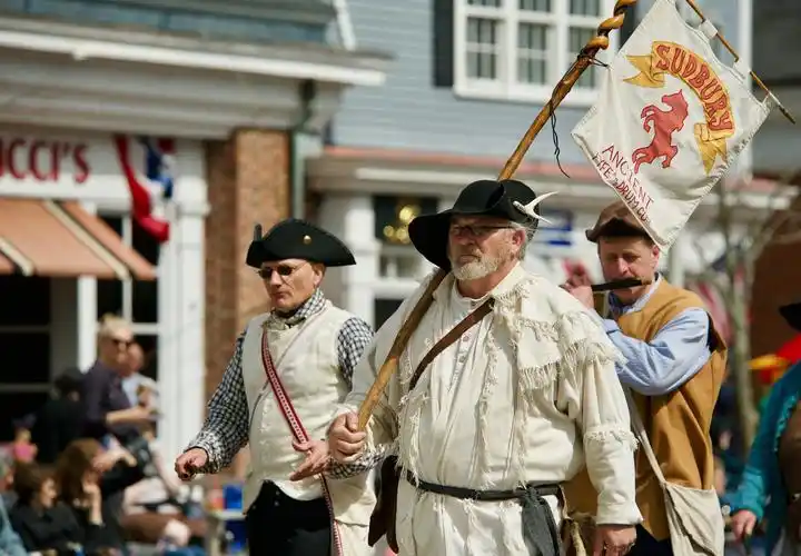 美国独立战争打响第一枪情景再现