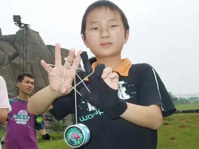 快乐六一数百名儿童长沙世界之窗齐玩悠悠球图