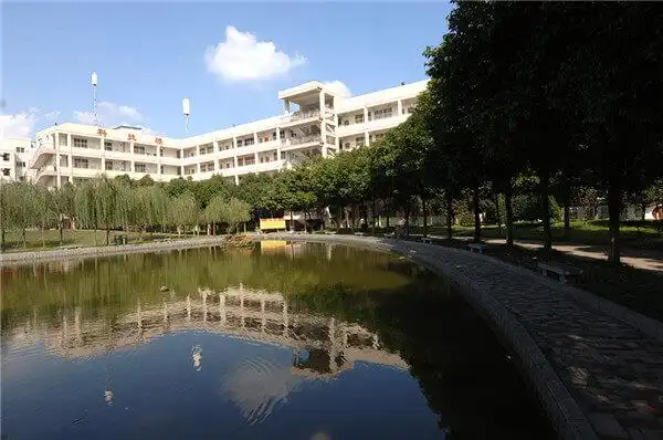 成都市温江二中