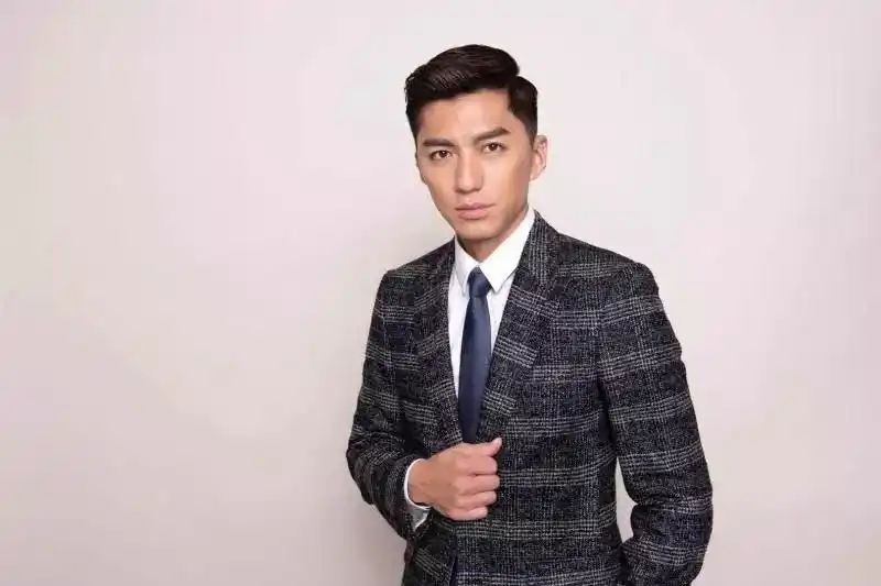 原创tvb香港先生冠军盘点高钧贤北上闯出一片天送水辉最圈粉