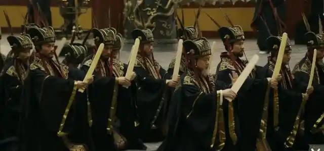 曹丕称帝时,这个魏国大臣却为汉朝灭亡痛哭,竟没有被惩罚追究