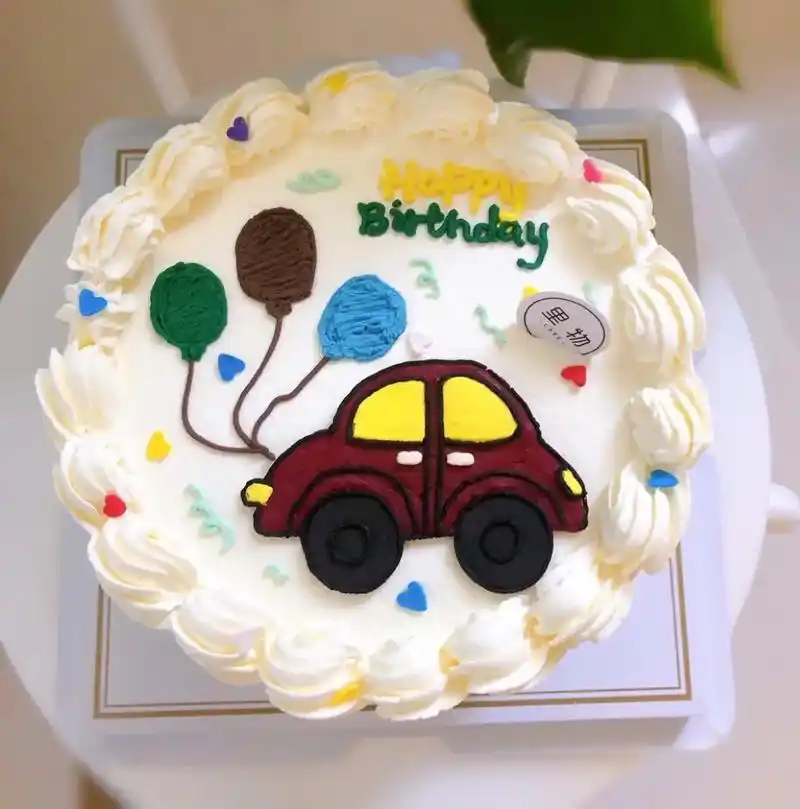 手绘小汽车蛋糕#最好吃的动物奶油 #顺德北滘蛋糕定制 #蓝风 - 抖音