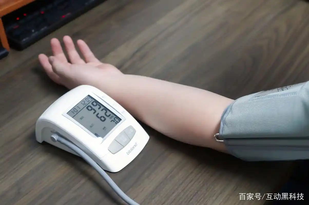 会说话,更智能,10万药房医院都在用!测血压终于有了好助手!