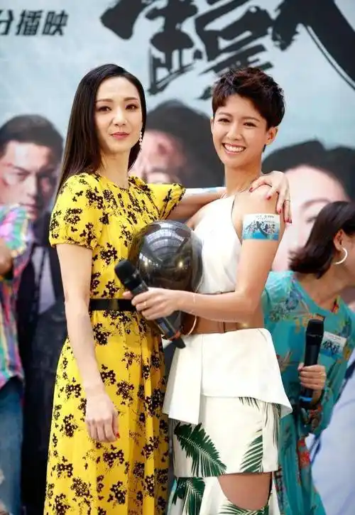 蔡思贝靓丽出席《铁探》宣传,好感动自己的努力终于有人看得到!