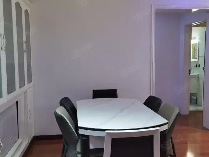 卫生间独立阳台燃气灶暖气宽带热水器空调洗衣机冰箱电视沙发衣柜床