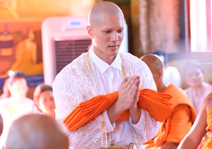 泰国僧人剃度连眉毛也要刮干净,竟然是因为这个原因