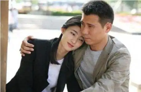 李乃文:我老婆不是黄曼,与颜丙燕很清白,47岁婚姻仍然是个谜