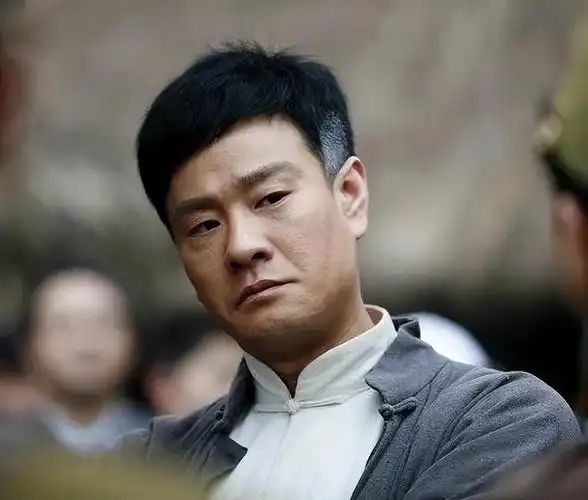 连奕名个人资料简介("硬汉"连奕名:为给女友名分不惜净身出户)