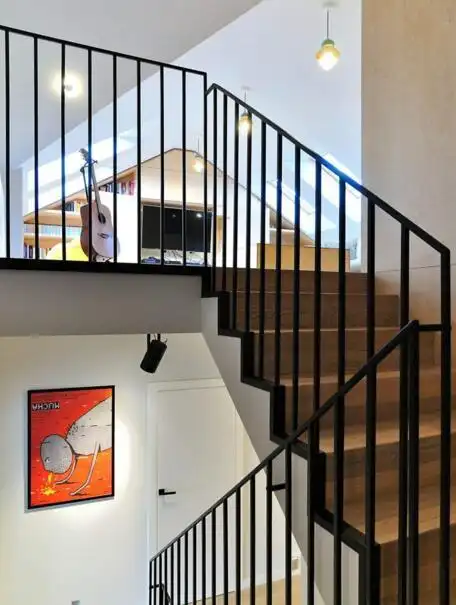 90度转角楼梯效果图优雅的转角楼梯设计图