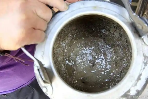 如何清洗电热水器水垢,一定认真学,学会了方便