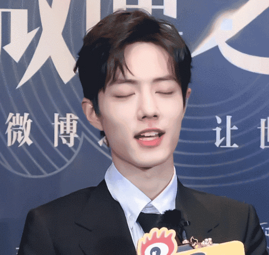 肖战脸部肌肉好灵活挑眉的动作可无限循环欣赏太迷人了