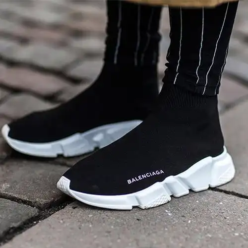 你的压岁钱可能就败在这双巴黎世家的袜子鞋上了