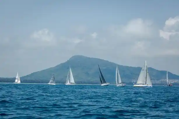 海帆赛扬帆万宁石梅湾 用最美风帆点缀大海