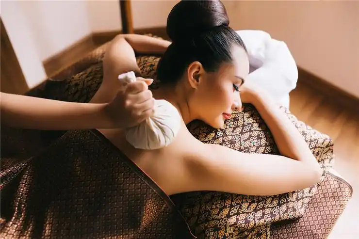 清迈轻奢品牌porwaspa超一流的传统兰纳按摩城内酒店