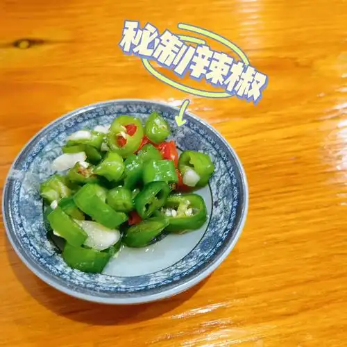 萧山区比较热门的就是次坞光朝打面馆,饭点去基本等待30分钟起,不过