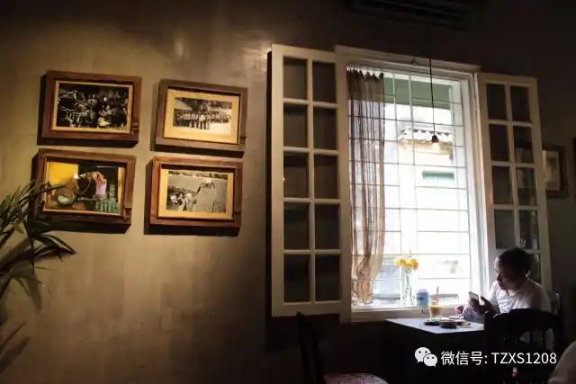 特推一家位于太妃街的神仙奶茶店,80年代的装修风格,走进来的那一刻就