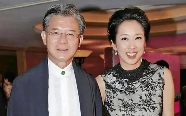 19岁嫁霍家47岁甩前夫50岁再嫁富豪郭晶晶的婆婆有多迷人