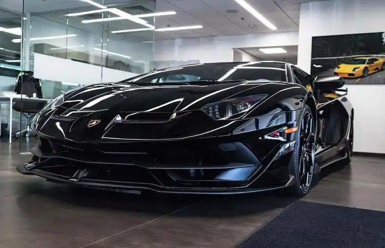 兰博基尼aventadorsvj实车外观采用精致的黑色车