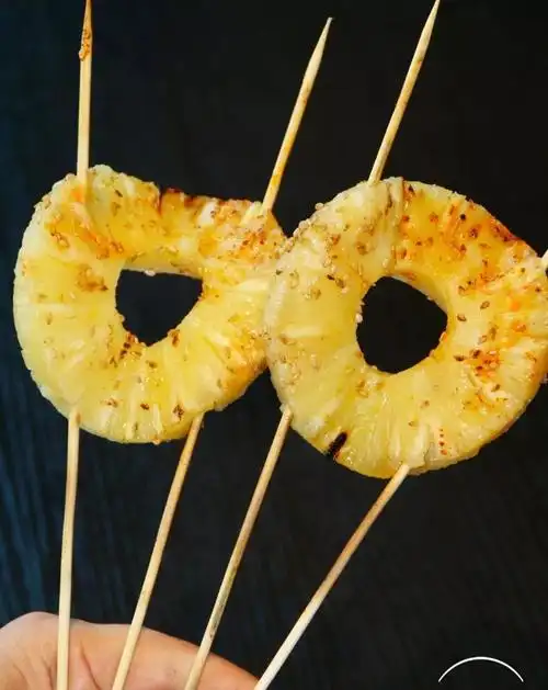 烤香甜玉米粒&烤四角豆肉肉辣么多当然也有小蔬菜啦,四角豆和玉米粒都