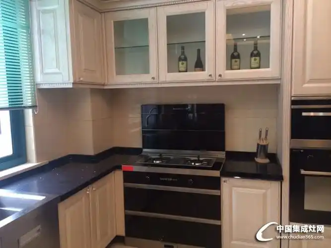 帅丰集成灶效果图与中式橱柜装修