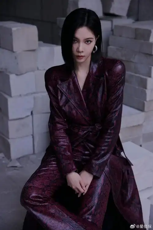 感觉宋妍霏很适合这种霸气的衣服……|宋妍霏|衣服|气质_新浪新闻