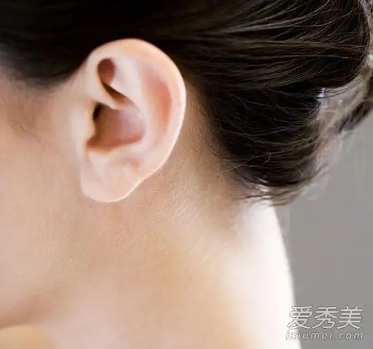 女人的耳朵看你是否有大富大贵的命