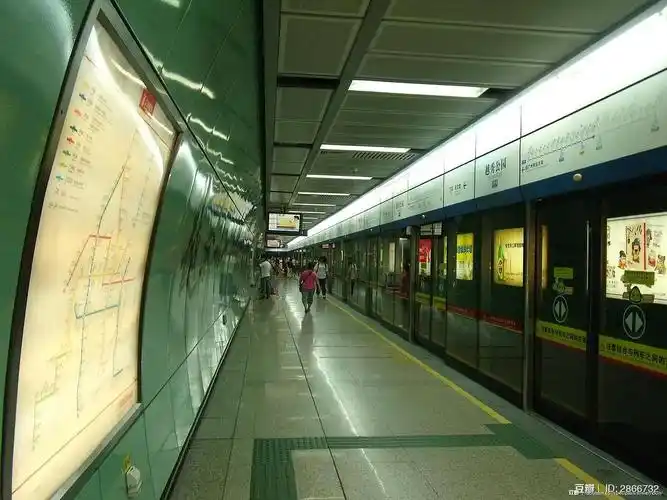 地铁站台 越秀公园站 地铁2号线