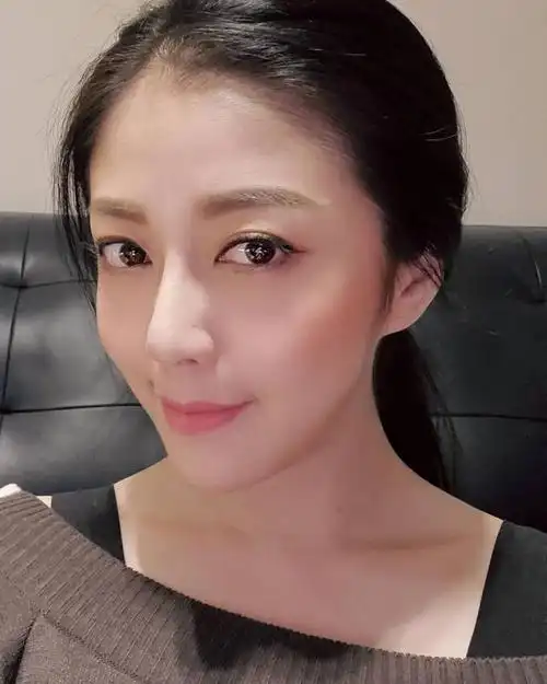 40岁韩瑜睡前0修图模样曝光!光滑肌 洋娃娃大眼成最冻龄代表