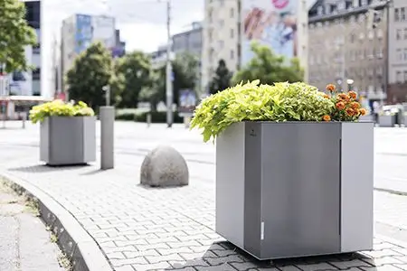 如何才能选择到靠谱的户外花箱厂家