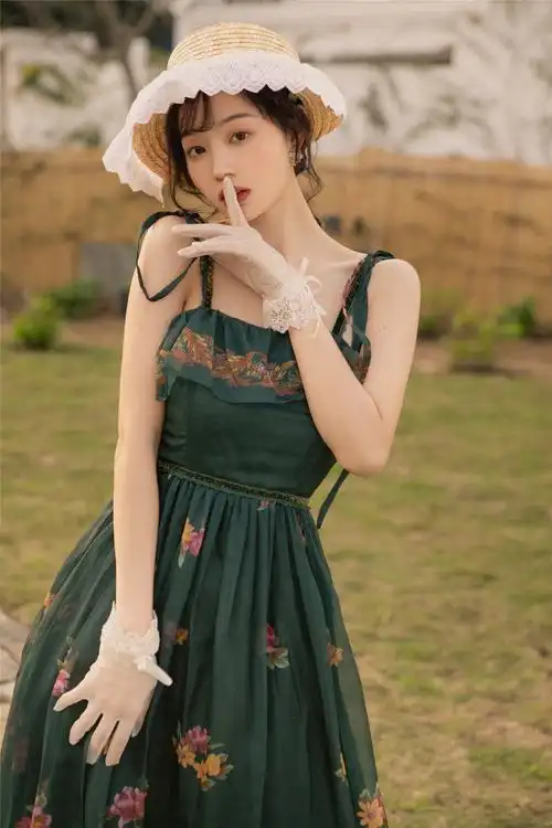 绿色吊带裙法国小众少女仙气超仙小清新印花雪纺连衣裙气质中长款