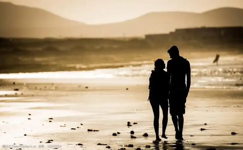 海边情侣图片