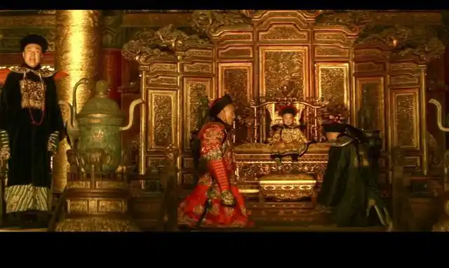 一部电影读懂溥仪,中国最后一个皇帝,3岁登基,一生被囚_皇宫