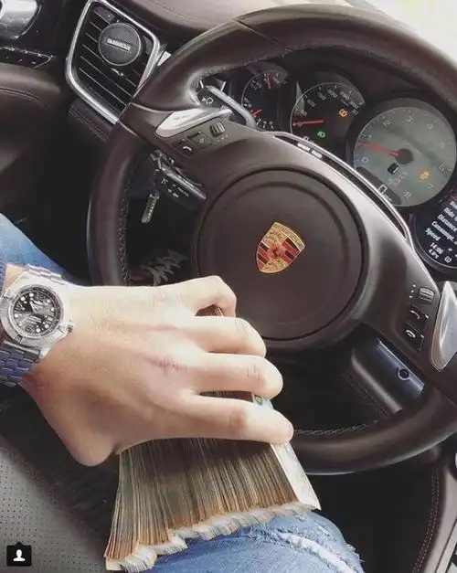 我的跑车有教皇开光!这帮网红富二代,走位也是很风骚了