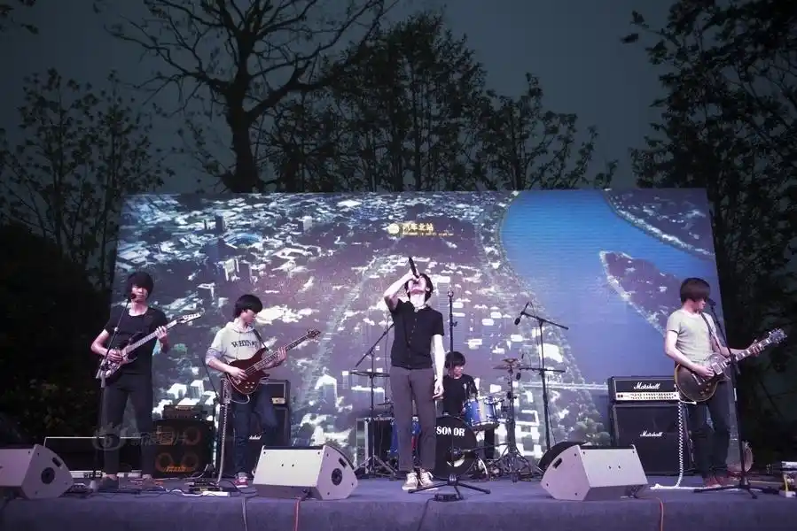 长沙草莓音乐节举办小型见面会