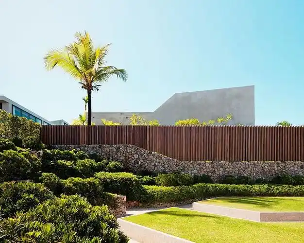 花式围墙设计,美了整体!|现代|庭院|外立面|幕墙|玻璃砖_网易订阅