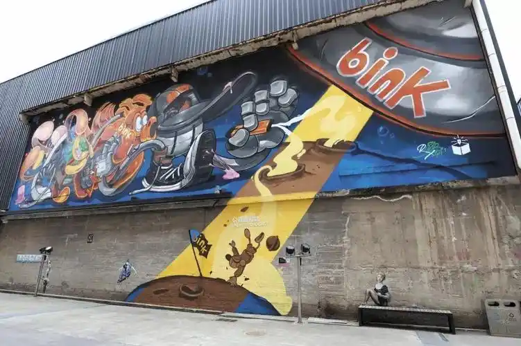 价值工厂工业风涂鸦墙