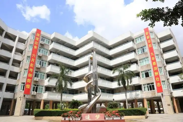 "看电影 学党史" 红色电影进校园活动走进珠海市紫荆中学—5181it