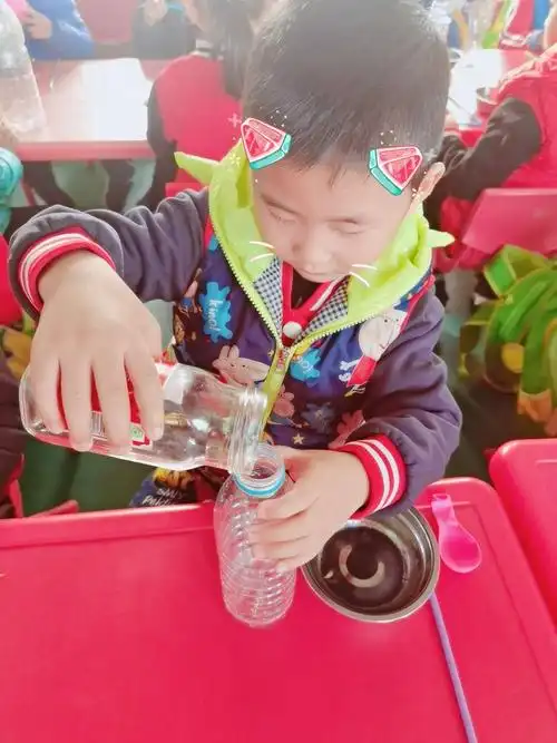 焦点贝贝幼儿园大二班◎◎◎有趣的科学小实验