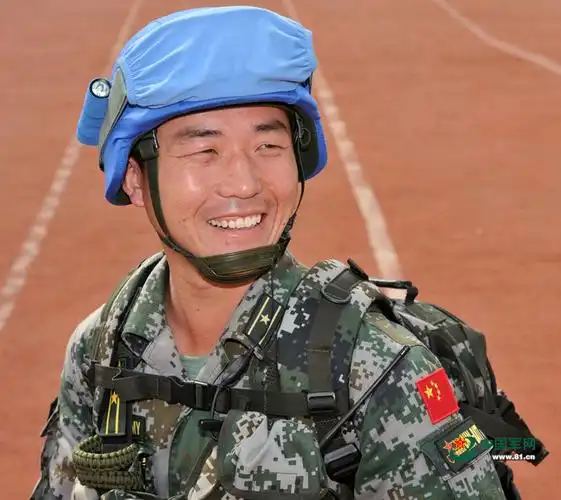 中国首支维和步兵营女兵个人照曝光组图