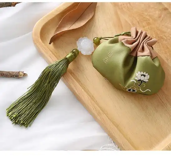 新款端午节小香囊香包香袋空袋古风汉服荷花荷包刺绣袋中药驱蚊浅绿