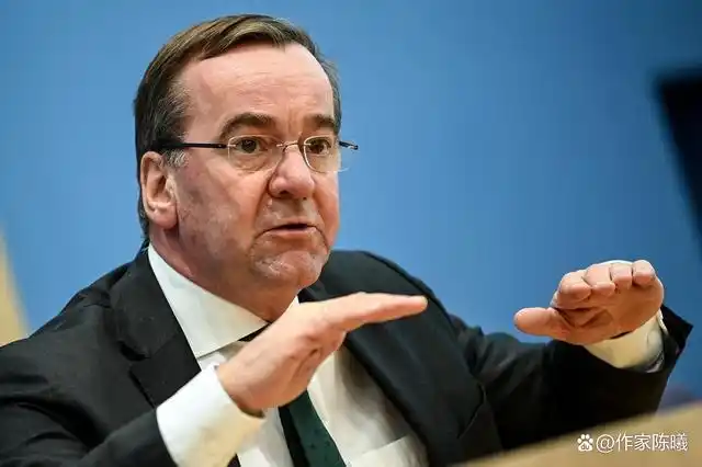 据参考消息报道,德国国防部长鲍里斯·皮斯托里乌斯在参加北约会议后