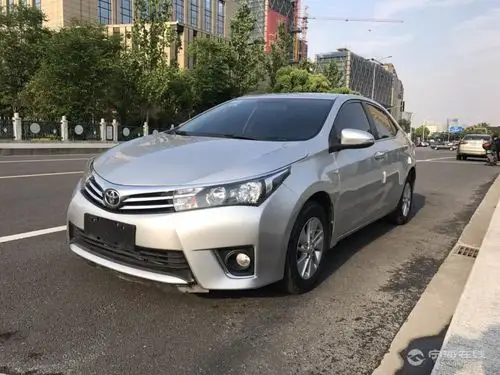 丰田卡罗拉 银色 可零首付可按揭利息1.5厘起