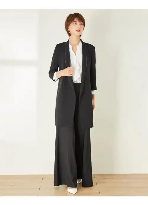 那么,如何将西装裤与衣服搭配得既美观又时尚呢?下面