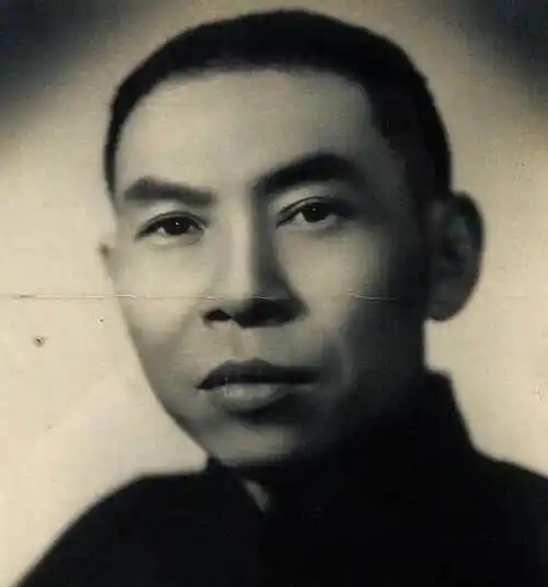 上海滩第一大佬年少挥金如土晚年穷困潦倒靠卖房子度日