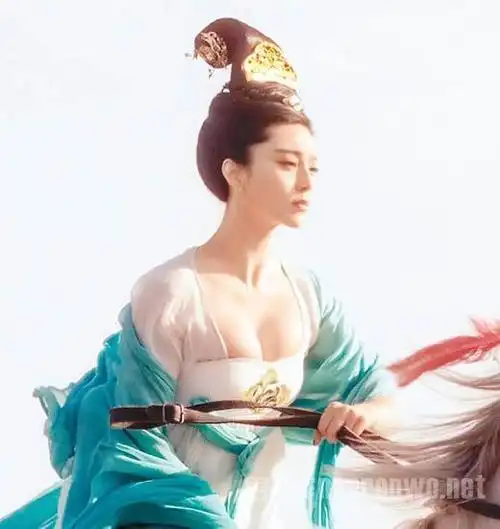 八字奶什么意思,揭秘胸部忽大忽小女星,范冰冰杨幂李小璐领衔,舒淇是