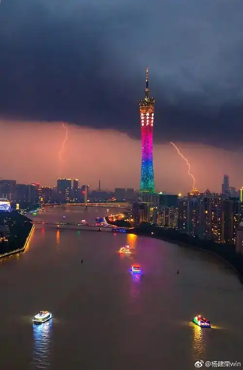 广东下雨下到你发霉一直下到小心雷雨避免裕太妃惨剧南都早餐