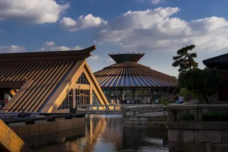 漫步广富林遗址公园