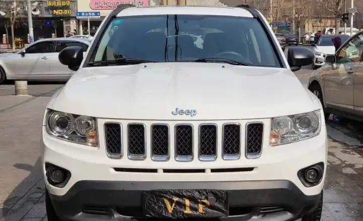 沈阳二手指南者(进口) 2013 款 2.4l 四驱豪华版 白色 - 小猪二手车