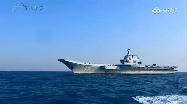 山东舰"全状态"出击首次曝光:甲板上歼-15数量达两位数
